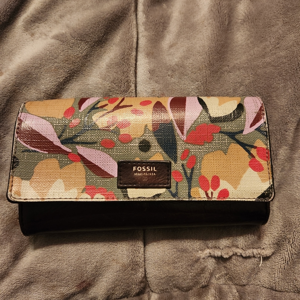 Fossil wallet